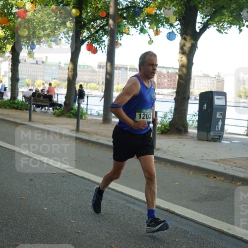 07.09.2025 - BARMER Alsterlauf Yannick Fuchs http://msf.ph/oto/8796619 07.09.2025 11:44:45 Laufen 1203 meine-sportfotos.de