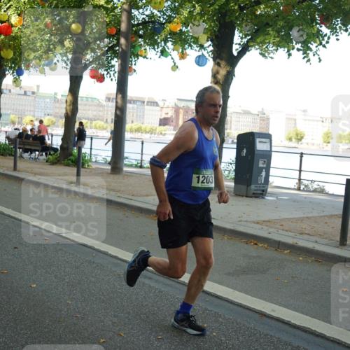 07.09.2025 - BARMER Alsterlauf Yannick Fuchs http://msf.ph/oto/8796626 07.09.2025 11:44:46 Laufen 1203 meine-sportfotos.de