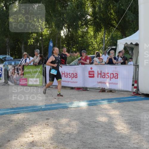 07.09.2025 - 19. Norderstedt Triathlon Zöllner http://msf.ph/oto/8796637 07.09.2025 17:17:00 Ziel 1427 meine-sportfotos.de