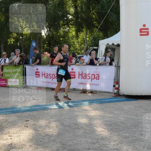 07.09.2025 - 19. Norderstedt Triathlon Zöllner http://msf.ph/oto/8796641 07.09.2025 17:17:00 Ziel 1427 meine-sportfotos.de
