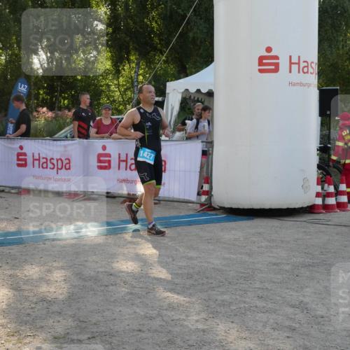 07.09.2025 - 19. Norderstedt Triathlon Zöllner http://msf.ph/oto/8796648 07.09.2025 17:17:01 Ziel 1427 meine-sportfotos.de