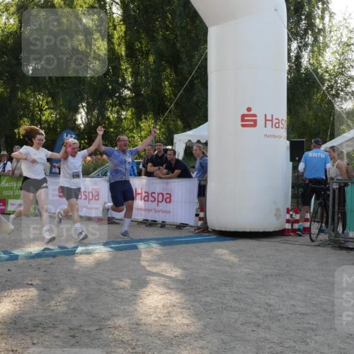 07.09.2025 - 19. Norderstedt Triathlon Zöllner http://msf.ph/oto/8796695 07.09.2025 17:19:25 Ziel 936 meine-sportfotos.de