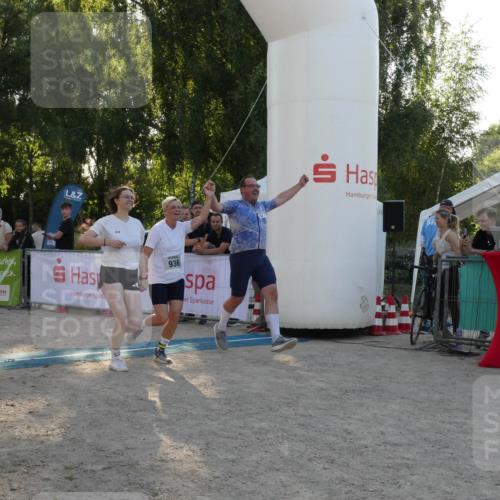 07.09.2025 - 19. Norderstedt Triathlon Zöllner http://msf.ph/oto/8796701 07.09.2025 17:19:26 Ziel 936 meine-sportfotos.de
