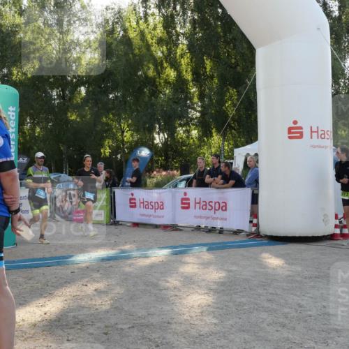07.09.2025 - 19. Norderstedt Triathlon Zöllner http://msf.ph/oto/8796731 07.09.2025 17:19:42 Ziel 397, 1475 meine-sportfotos.de