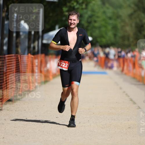 07.09.2025 - 19. Norderstedt Triathlon Michael Strokosch http://msf.ph/oto/8796744 07.09.2025 12:20:20 Laufen 1223 meine-sportfotos.de