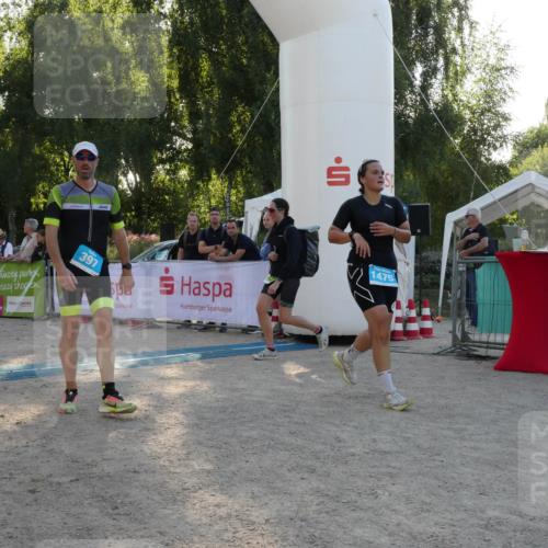 07.09.2025 - 19. Norderstedt Triathlon Zöllner http://msf.ph/oto/8796745 07.09.2025 17:19:44 Ziel 397, 1475 meine-sportfotos.de