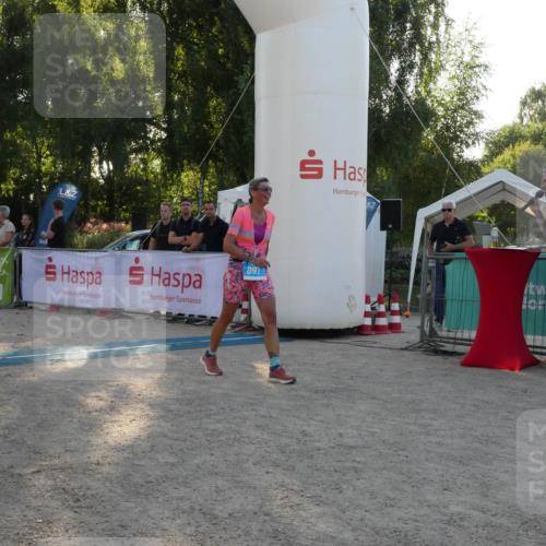 07.09.2025 - 19. Norderstedt Triathlon Zöllner http://msf.ph/oto/8796762 07.09.2025 17:19:53 Ziel 897 meine-sportfotos.de