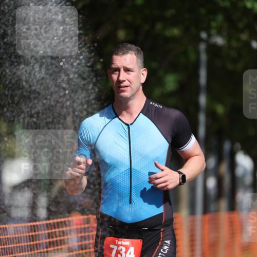 07.09.2025 - 19. Norderstedt Triathlon Michael Strokosch http://msf.ph/oto/8796763 07.09.2025 11:55:31 Laufen 228, 734, 1164, 1173 meine-sportfotos.de