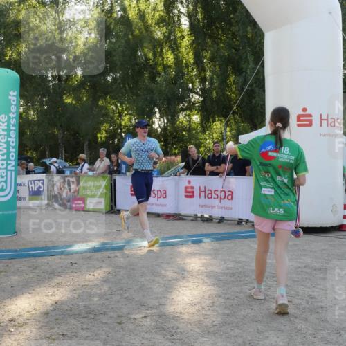 07.09.2025 - 19. Norderstedt Triathlon Zöllner http://msf.ph/oto/8796775 07.09.2025 17:20:16 Ziel 405 meine-sportfotos.de