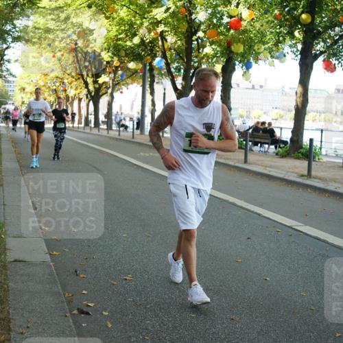 07.09.2025 - BARMER Alsterlauf Yannick Fuchs http://msf.ph/oto/8796839 07.09.2025 11:44:54 Laufen 1129, 11208 meine-sportfotos.de