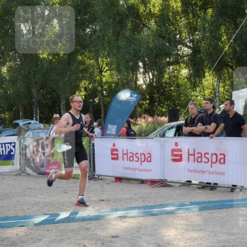 07.09.2025 - 19. Norderstedt Triathlon Zöllner http://msf.ph/oto/8796842 07.09.2025 17:21:06 Ziel 893 meine-sportfotos.de