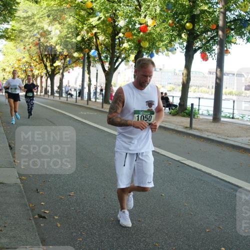 07.09.2025 - BARMER Alsterlauf Yannick Fuchs http://msf.ph/oto/8796853 07.09.2025 11:44:55 Laufen 1129, 1050 meine-sportfotos.de