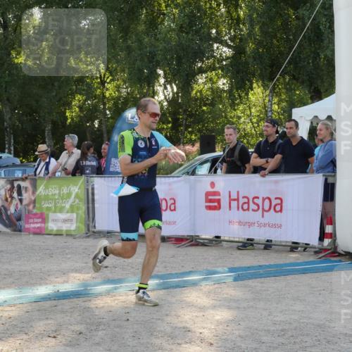07.09.2025 - 19. Norderstedt Triathlon Zöllner http://msf.ph/oto/8796862 07.09.2025 17:22:18 Ziel 923 meine-sportfotos.de
