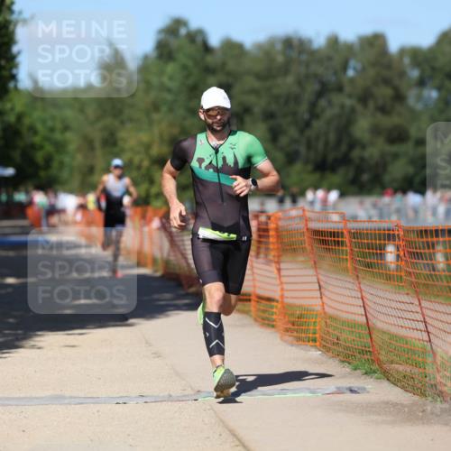 07.09.2025 - 19. Norderstedt Triathlon Michael Strokosch http://msf.ph/oto/8796910 07.09.2025 14:40:51 Laufen 988, 1037 meine-sportfotos.de
