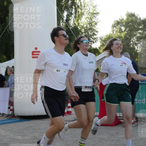 07.09.2025 - 19. Norderstedt Triathlon Zöllner http://msf.ph/oto/8796930 07.09.2025 17:22:38 Ziel 937 meine-sportfotos.de