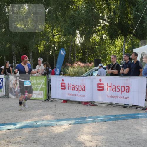 07.09.2025 - 19. Norderstedt Triathlon Zöllner http://msf.ph/oto/8796948 07.09.2025 17:23:52 Ziel 380 meine-sportfotos.de