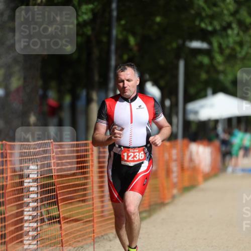 07.09.2025 - 19. Norderstedt Triathlon Michael Strokosch http://msf.ph/oto/8796949 07.09.2025 11:55:55 Laufen 1236 meine-sportfotos.de
