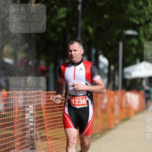 07.09.2025 - 19. Norderstedt Triathlon Michael Strokosch http://msf.ph/oto/8796958 07.09.2025 11:55:56 Laufen 1236 meine-sportfotos.de