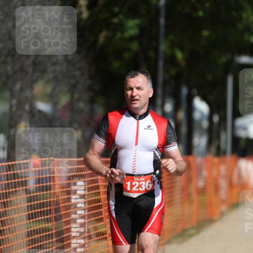 07.09.2025 - 19. Norderstedt Triathlon Michael Strokosch http://msf.ph/oto/8796976 07.09.2025 11:55:56 Laufen 1236 meine-sportfotos.de