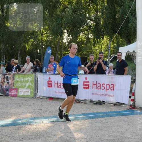 07.09.2025 - 19. Norderstedt Triathlon Zöllner http://msf.ph/oto/8796986 07.09.2025 17:24:38 Ziel 890 meine-sportfotos.de