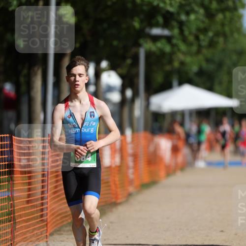 07.09.2025 - 19. Norderstedt Triathlon Michael Strokosch http://msf.ph/oto/8797007 07.09.2025 10:53:31 Laufen 653, 684 meine-sportfotos.de