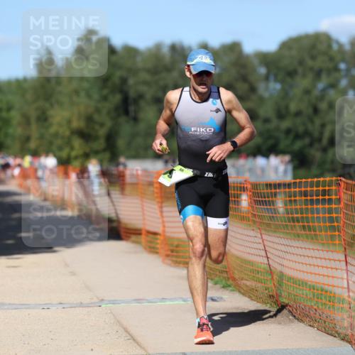 07.09.2025 - 19. Norderstedt Triathlon Michael Strokosch http://msf.ph/oto/8797015 07.09.2025 14:40:57 Laufen 988 meine-sportfotos.de