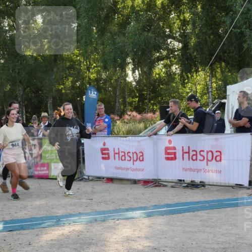 07.09.2025 - 19. Norderstedt Triathlon Zöllner http://msf.ph/oto/8797042 07.09.2025 17:26:09 Ziel 871, 944, 1464 meine-sportfotos.de