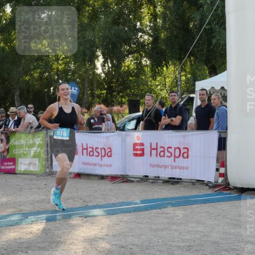 07.09.2025 - 19. Norderstedt Triathlon Zöllner http://msf.ph/oto/8797078 07.09.2025 17:27:19 Ziel 918 meine-sportfotos.de