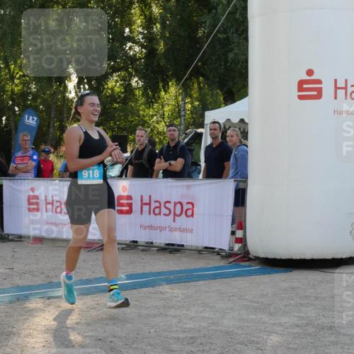 07.09.2025 - 19. Norderstedt Triathlon Zöllner http://msf.ph/oto/8797083 07.09.2025 17:27:19 Ziel 918 meine-sportfotos.de