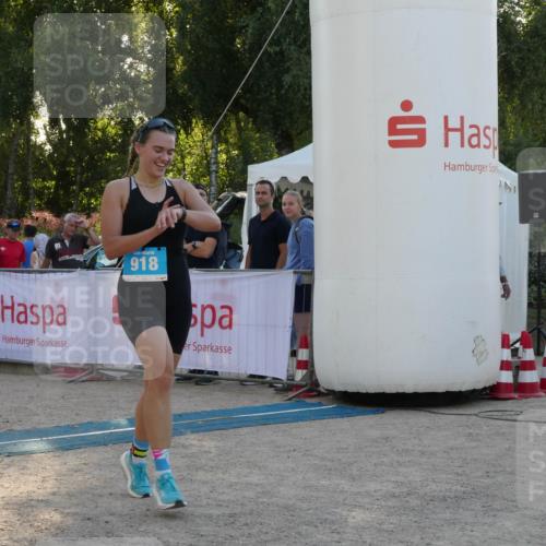 07.09.2025 - 19. Norderstedt Triathlon Zöllner http://msf.ph/oto/8797089 07.09.2025 17:27:20 Ziel 918 meine-sportfotos.de