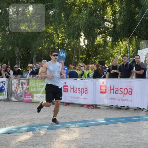 07.09.2025 - 19. Norderstedt Triathlon Zöllner http://msf.ph/oto/8797105 07.09.2025 17:28:25 Ziel 378 meine-sportfotos.de