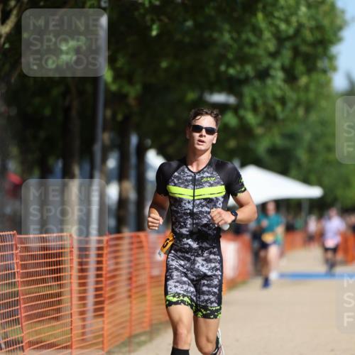 07.09.2025 - 19. Norderstedt Triathlon Michael Strokosch http://msf.ph/oto/8797113 07.09.2025 11:56:28 Laufen 1155, 1175 meine-sportfotos.de