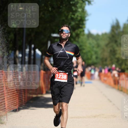 07.09.2025 - 19. Norderstedt Triathlon Michael Strokosch http://msf.ph/oto/8797115 07.09.2025 13:04:12 Laufen 1238 meine-sportfotos.de
