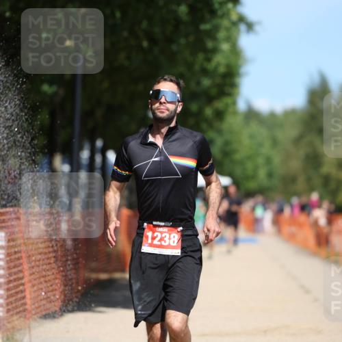 07.09.2025 - 19. Norderstedt Triathlon Michael Strokosch http://msf.ph/oto/8797128 07.09.2025 13:04:13 Laufen 1238 meine-sportfotos.de
