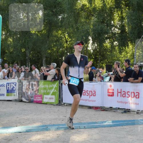 07.09.2025 - 19. Norderstedt Triathlon Zöllner http://msf.ph/oto/8797132 07.09.2025 17:28:54 Ziel 1412 meine-sportfotos.de