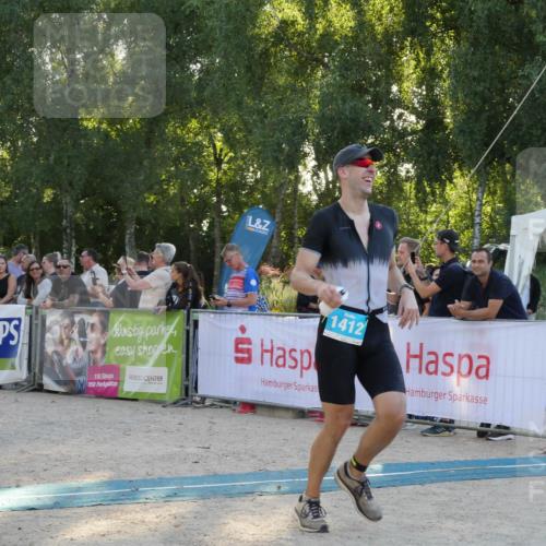 07.09.2025 - 19. Norderstedt Triathlon Zöllner http://msf.ph/oto/8797137 07.09.2025 17:28:55 Ziel 1412 meine-sportfotos.de