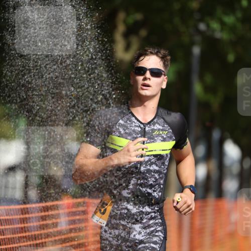 07.09.2025 - 19. Norderstedt Triathlon Michael Strokosch http://msf.ph/oto/8797147 07.09.2025 11:56:29 Laufen 1155, 1175 meine-sportfotos.de