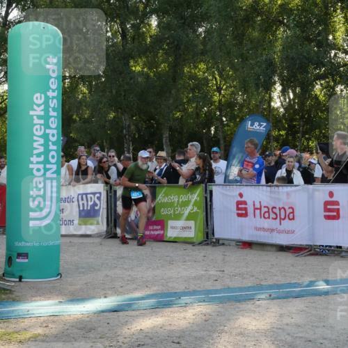 07.09.2025 - 19. Norderstedt Triathlon Zöllner http://msf.ph/oto/8797154 07.09.2025 17:29:06 Ziel 421, 886 meine-sportfotos.de