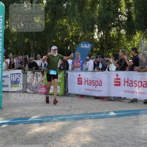 07.09.2025 - 19. Norderstedt Triathlon Zöllner http://msf.ph/oto/8797164 07.09.2025 17:29:08 Ziel 421, 886 meine-sportfotos.de