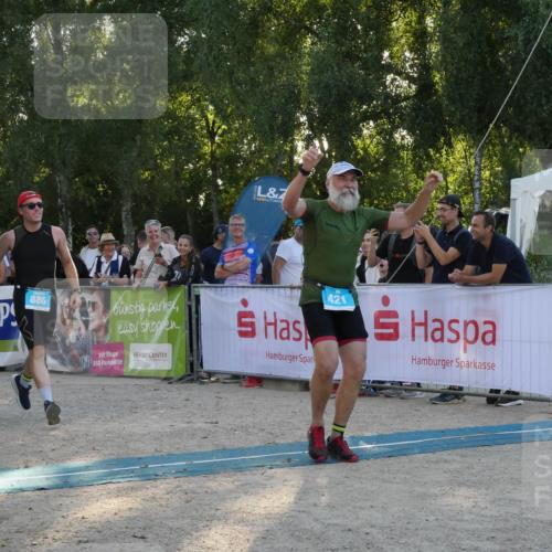 07.09.2025 - 19. Norderstedt Triathlon Zöllner http://msf.ph/oto/8797180 07.09.2025 17:29:10 Ziel 421, 886 meine-sportfotos.de
