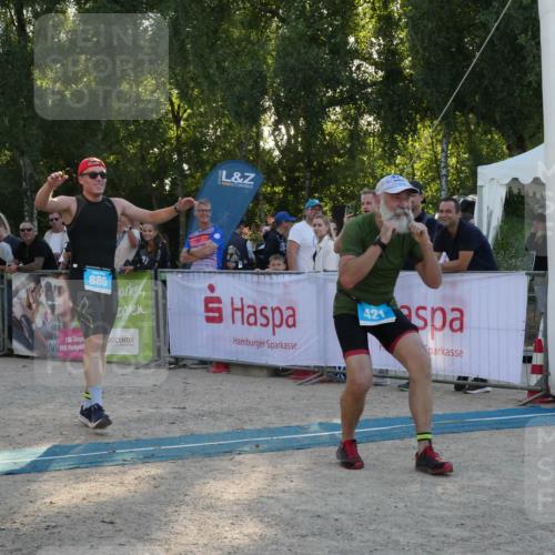 07.09.2025 - 19. Norderstedt Triathlon Zöllner http://msf.ph/oto/8797193 07.09.2025 17:29:11 Ziel 421, 886 meine-sportfotos.de
