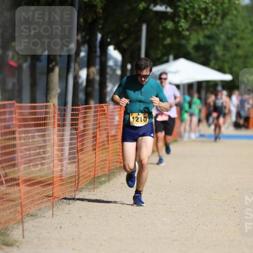 07.09.2025 - 19. Norderstedt Triathlon Michael Strokosch http://msf.ph/oto/8797227 07.09.2025 11:56:38 Laufen 1210 meine-sportfotos.de