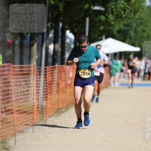 07.09.2025 - 19. Norderstedt Triathlon Michael Strokosch http://msf.ph/oto/8797245 07.09.2025 11:56:39 Laufen 1210, 1274 meine-sportfotos.de