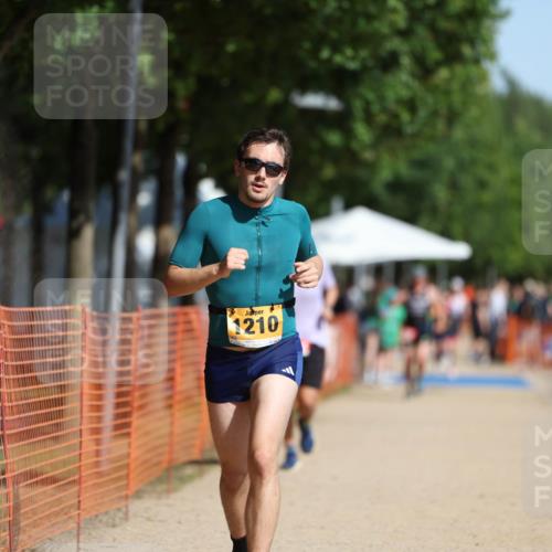 07.09.2025 - 19. Norderstedt Triathlon Michael Strokosch http://msf.ph/oto/8797279 07.09.2025 11:56:40 Laufen 1210, 1274 meine-sportfotos.de