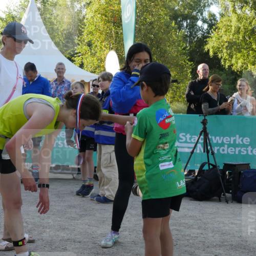 07.09.2025 - 19. Norderstedt Triathlon Zöllner http://msf.ph/oto/8797288 07.09.2025 17:30:02 Ziel 954 meine-sportfotos.de