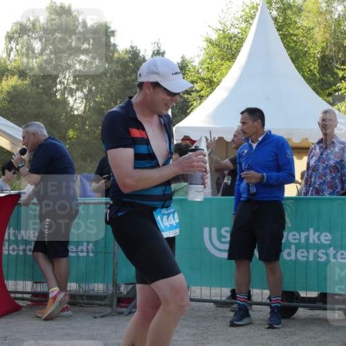 07.09.2025 - 19. Norderstedt Triathlon Zöllner http://msf.ph/oto/8797304 07.09.2025 17:30:19 Ziel 894, 1444 meine-sportfotos.de