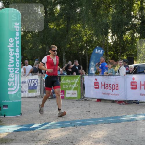07.09.2025 - 19. Norderstedt Triathlon Zöllner http://msf.ph/oto/8797309 07.09.2025 17:30:22 Ziel 894, 1444 meine-sportfotos.de