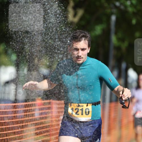 07.09.2025 - 19. Norderstedt Triathlon Michael Strokosch http://msf.ph/oto/8797312 07.09.2025 11:56:42 Laufen 1210, 1274 meine-sportfotos.de