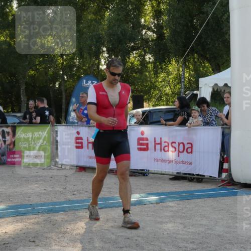 07.09.2025 - 19. Norderstedt Triathlon Zöllner http://msf.ph/oto/8797327 07.09.2025 17:30:24 Ziel 894 meine-sportfotos.de