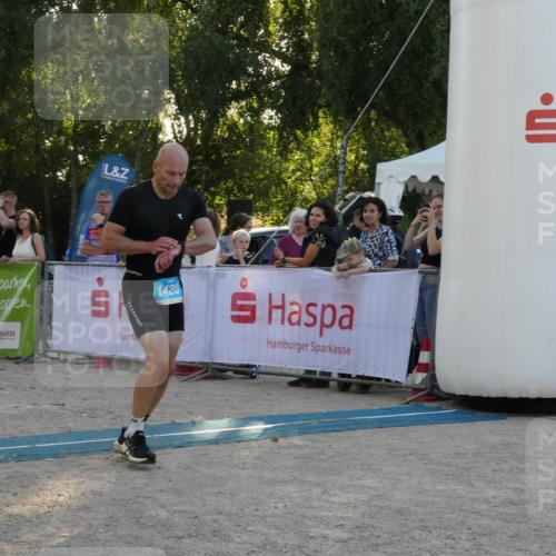 07.09.2025 - 19. Norderstedt Triathlon Zöllner http://msf.ph/oto/8797361 07.09.2025 17:31:17 Ziel 1420 meine-sportfotos.de